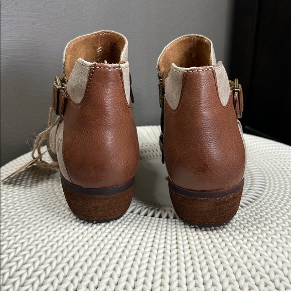 Born Katie Booties - Picture 5 of 10